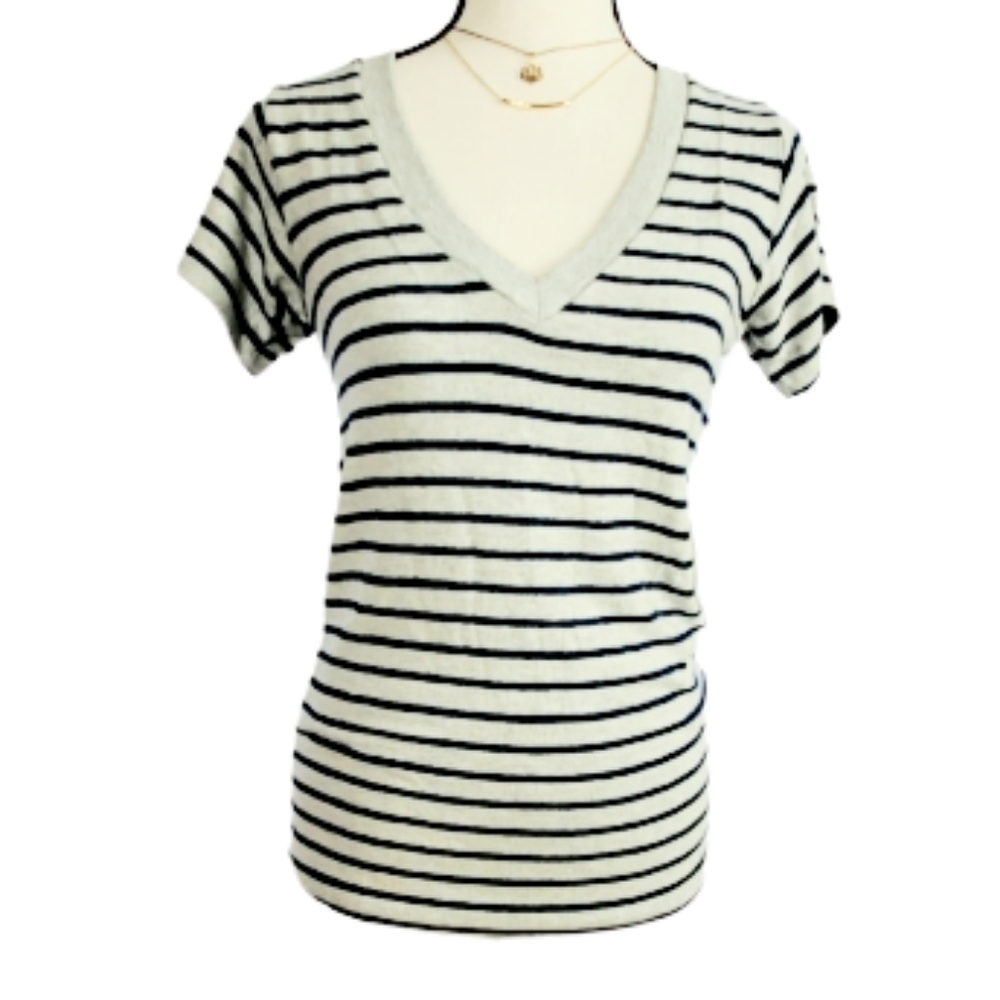 𝅺SALE 8/$35   HYE PARK & LUNE VANESSA V-NECK TOP - Picture 7 of 7